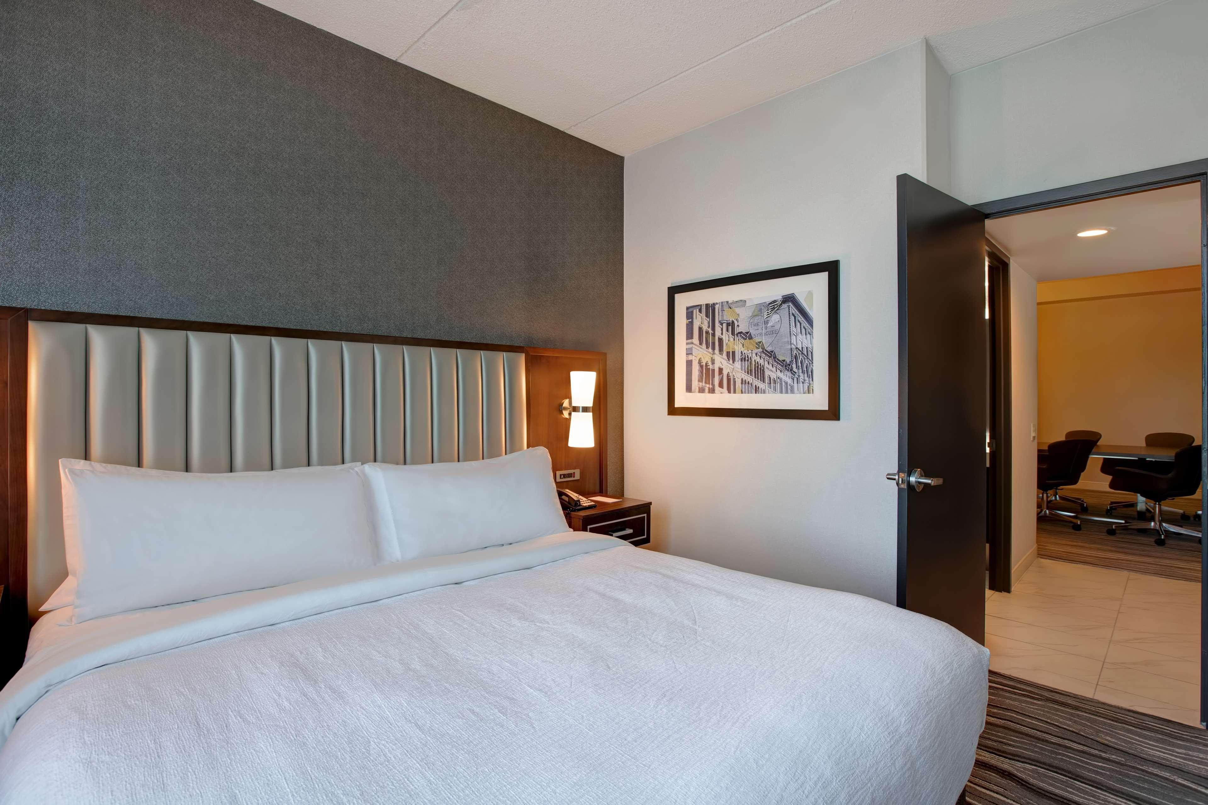 เอมบาสซี สวีท ซีราคิวส์ Hotel อีสต์ซีราคิวส์ ภายนอก รูปภาพ
