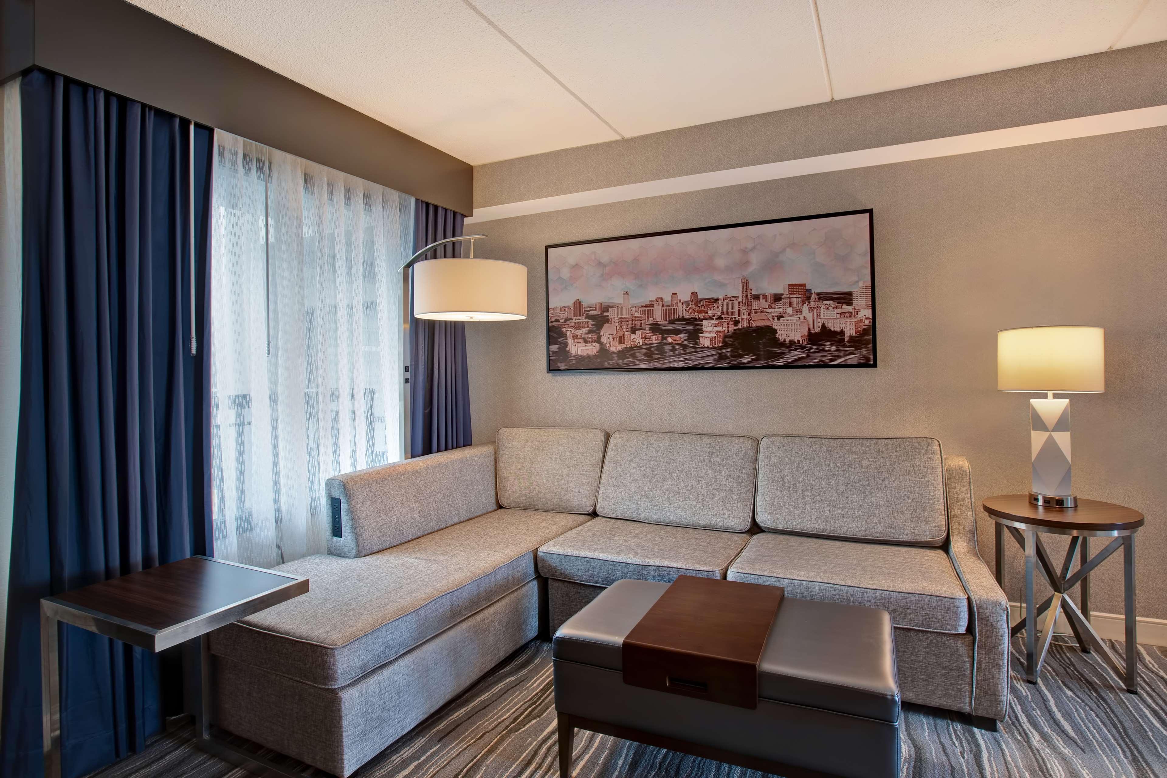 เอมบาสซี สวีท ซีราคิวส์ Hotel อีสต์ซีราคิวส์ ภายนอก รูปภาพ