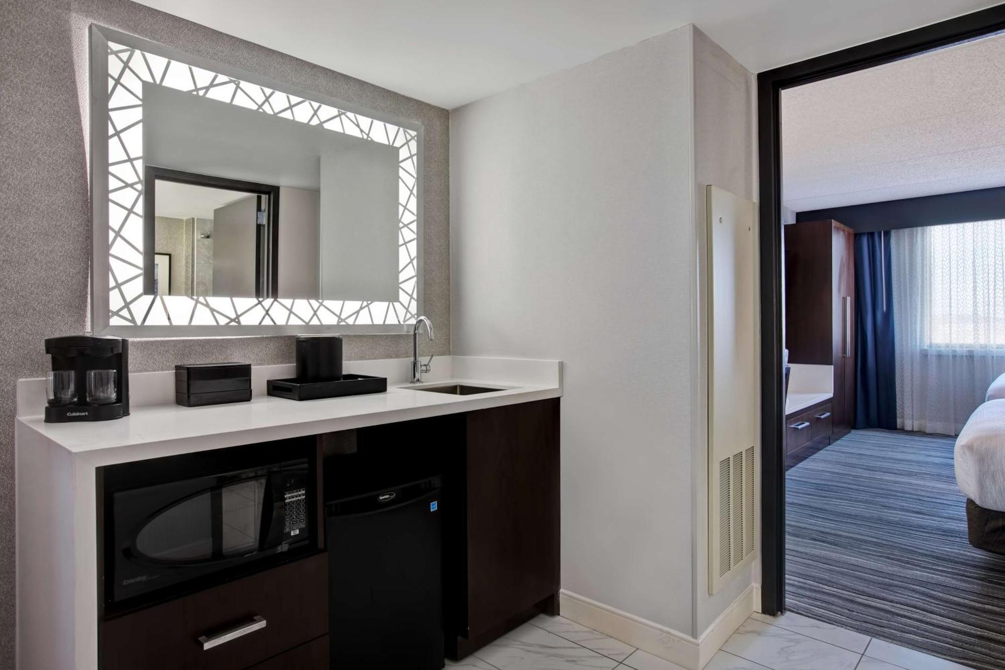 เอมบาสซี สวีท ซีราคิวส์ Hotel อีสต์ซีราคิวส์ ภายนอก รูปภาพ