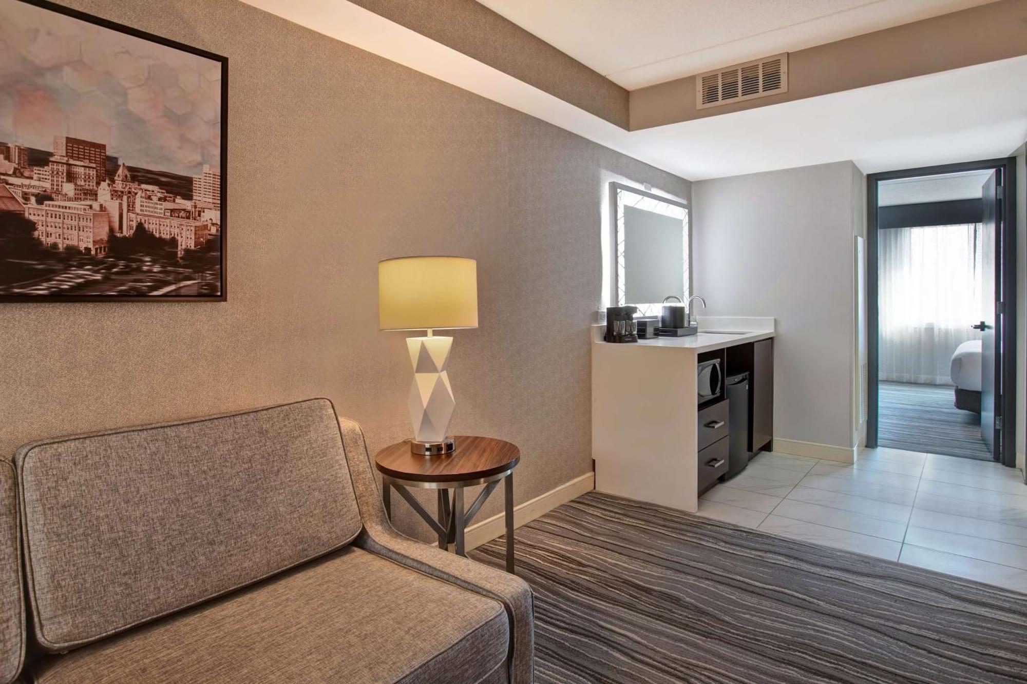 เอมบาสซี สวีท ซีราคิวส์ Hotel อีสต์ซีราคิวส์ ภายนอก รูปภาพ