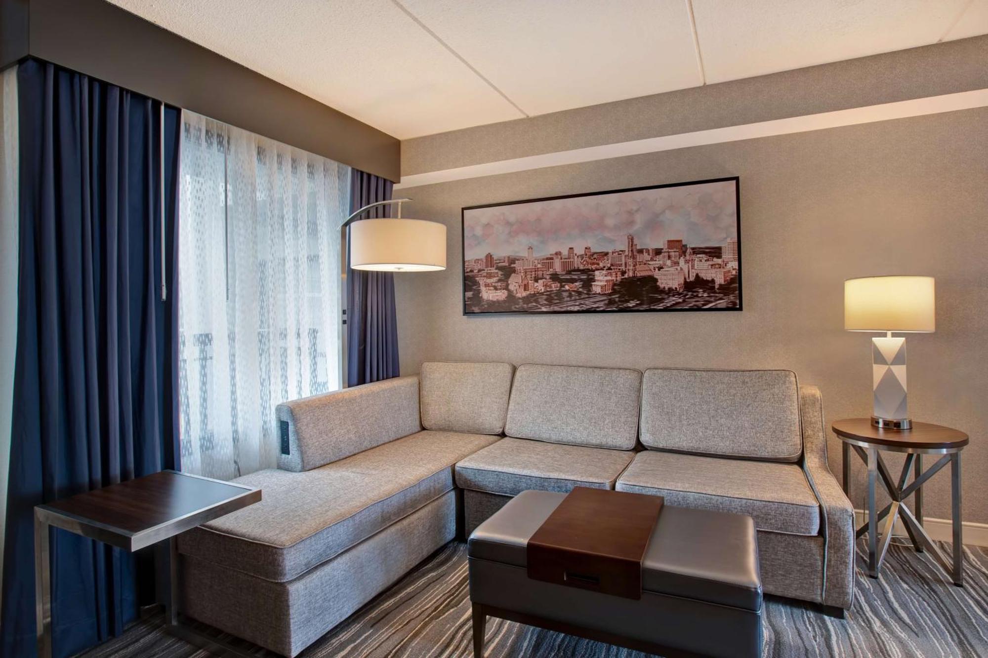 เอมบาสซี สวีท ซีราคิวส์ Hotel อีสต์ซีราคิวส์ ภายนอก รูปภาพ